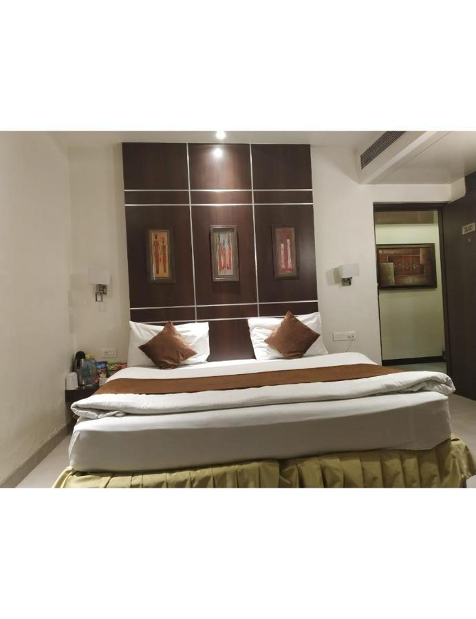 Hotel D Grand, Bareilly Eksteriør bilde