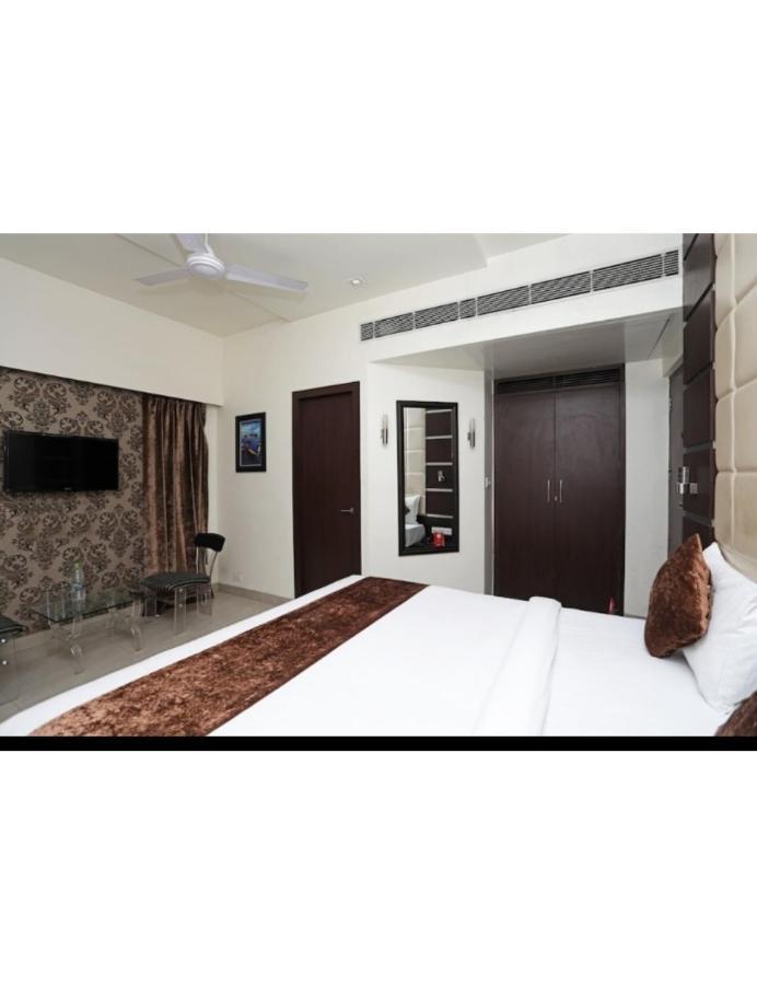 Hotel D Grand, Bareilly Eksteriør bilde